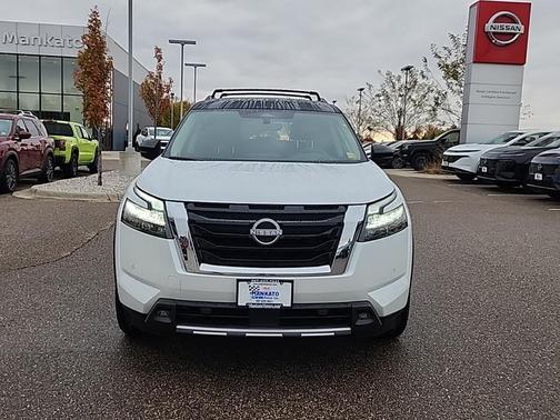 2025 Nissan Pathfinder Platinum 4WD