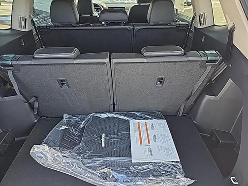 2025 Volkswagen Atlas 2.0T SE w/Technology 4MOTION