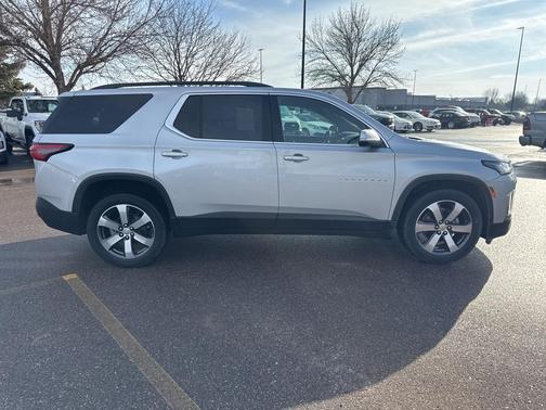 2022 Chevrolet Traverse LT Leather