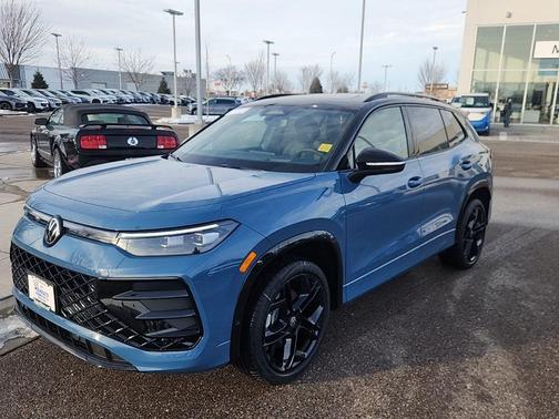 2026 Volkswagen Tiguan 2.0T SE R-Line Black 4MOTION