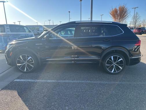 2022 Volkswagen Tiguan 2.0T SEL R-Line 4MOTION