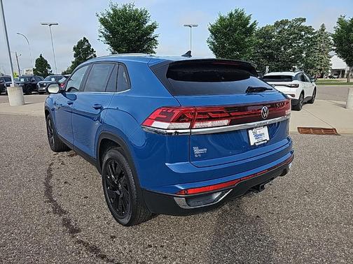 2025 Volkswagen Atlas Cross Sport 2.0T SE w/Technology 4MOTION