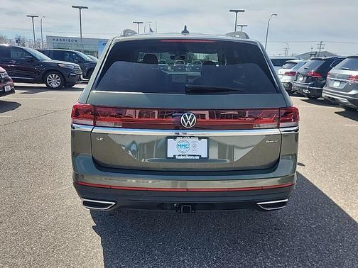 Green 2026 Volkswagen Atlas 2.0T SE w/Technology 4MOTION
