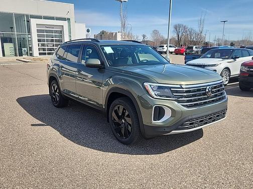 Green 2026 Volkswagen Atlas 2.0T SE w/Technology 4MOTION