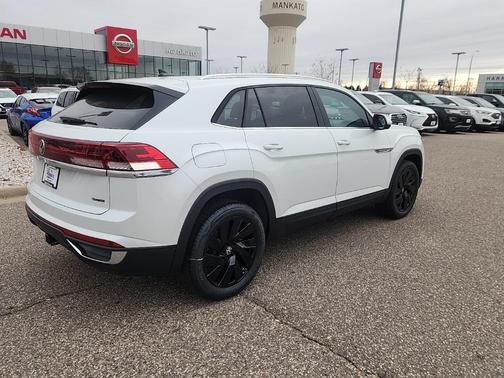 2026 Volkswagen Atlas Cross Sport 2.0T SE w/Technology 4MOTION