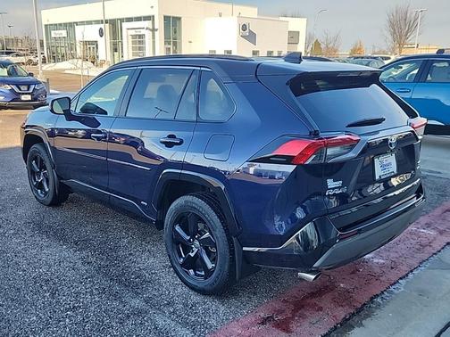 2021 Toyota RAV4 Hybrid SE