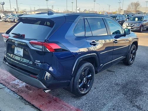 2021 Toyota RAV4 Hybrid SE