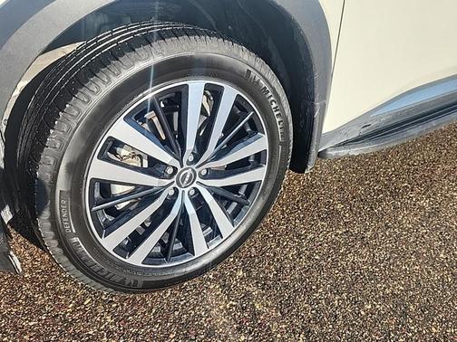 2024 Nissan Pathfinder Platinum 4WD