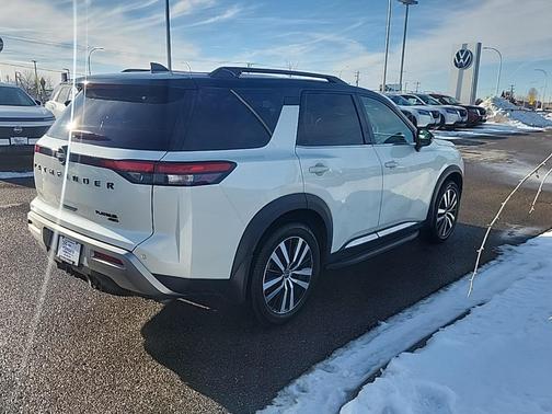 2024 Nissan Pathfinder Platinum 4WD
