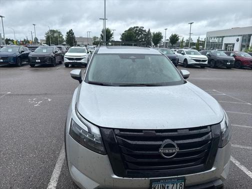 2023 Nissan Pathfinder SV 4WD