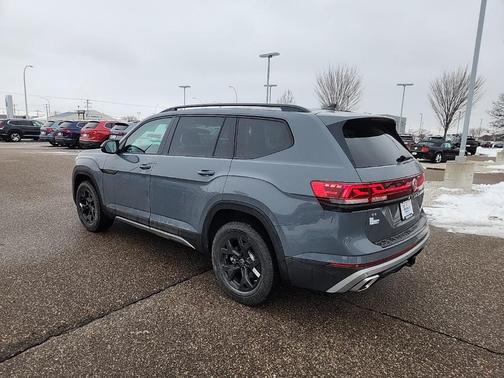 2026 Volkswagen Atlas Peak Edition