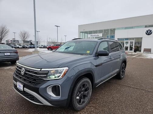 2026 Volkswagen Atlas Peak Edition