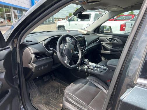 Graphite Metallic 2018 Chevrolet Traverse LT