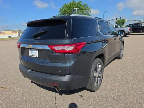 Graphite Metallic 2018 Chevrolet Traverse LT Leather