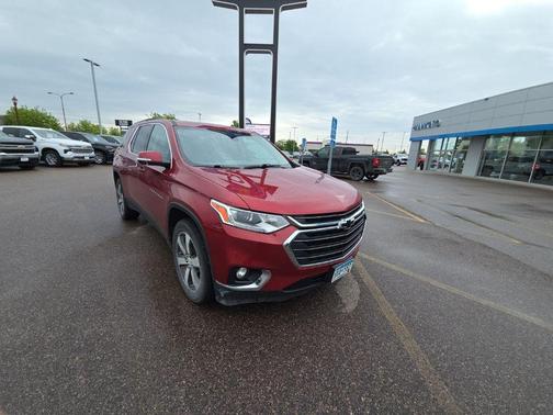 Cajun Red Tintcoat 2019 Chevrolet Traverse LT
