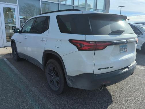 2022 Chevrolet Traverse LT Leather