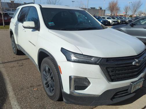2022 Chevrolet Traverse LT Leather