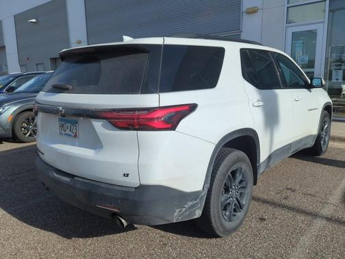 2022 Chevrolet Traverse LT Leather