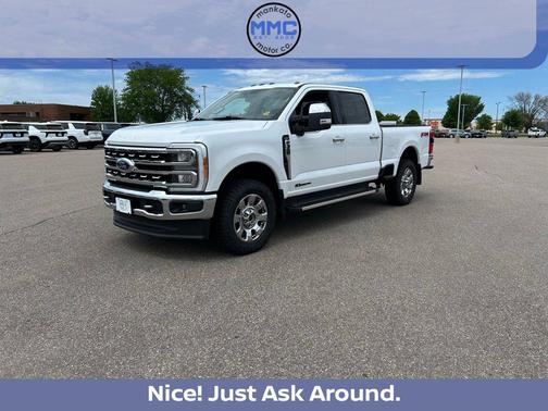Oxford White 2023 Ford F-350 Lariat