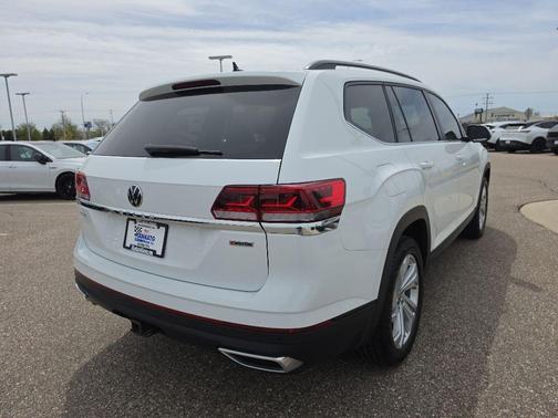 Pure White 2022 Volkswagen Atlas 3.6L SE w/Technology