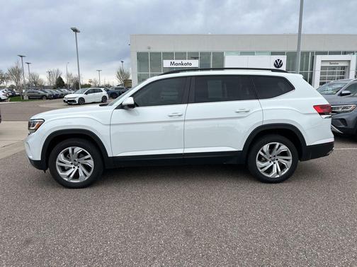 Pure White 2022 Volkswagen Atlas 3.6L SE w/Technology