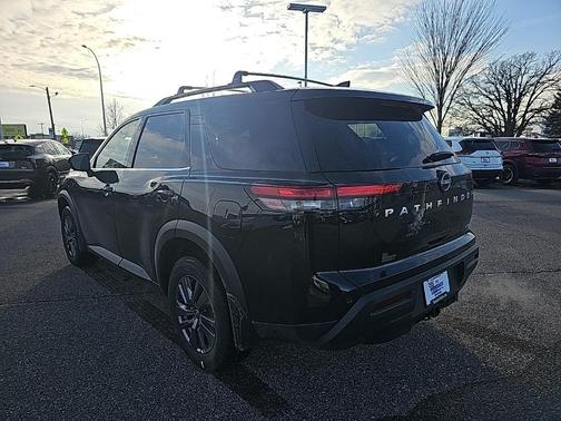 2025 Nissan Pathfinder SV 4WD