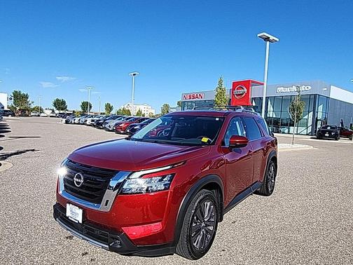 2022 Nissan Pathfinder SL 4WD