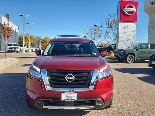 2022 Nissan Pathfinder SL 4WD