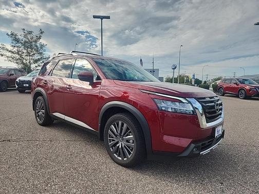 2022 Nissan Pathfinder SL 4WD