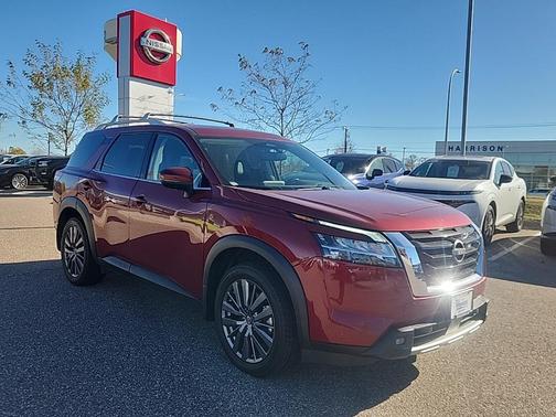 2022 Nissan Pathfinder SL 4WD