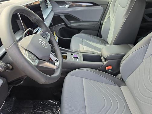sandstone 2026 Volkswagen Tiguan 2.0T SE R-Line Black 4MOTION