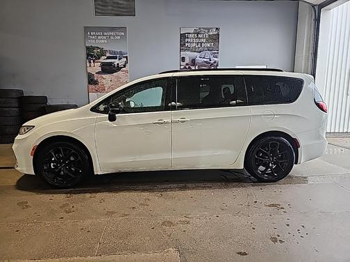 2025 Chrysler Pacifica Limited