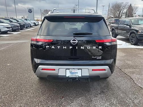 2022 Nissan Pathfinder Platinum 4WD