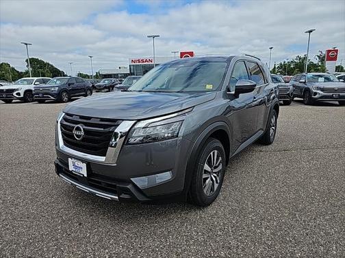 2025 Nissan Pathfinder SL 4WD