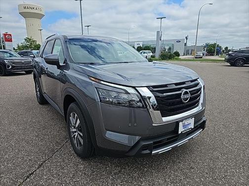 2025 Nissan Pathfinder SL 4WD