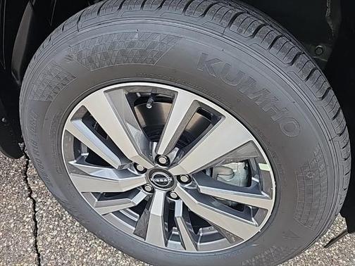 2025 Nissan Pathfinder SL 4WD