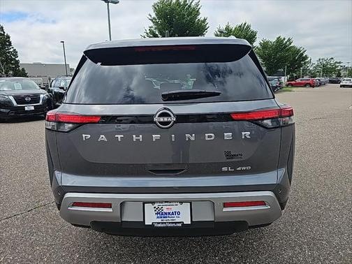 2025 Nissan Pathfinder SL 4WD