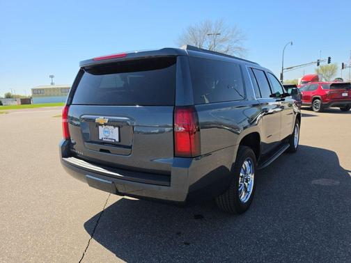 Shadow Gray Metallic 2019 Chevrolet Suburban LT