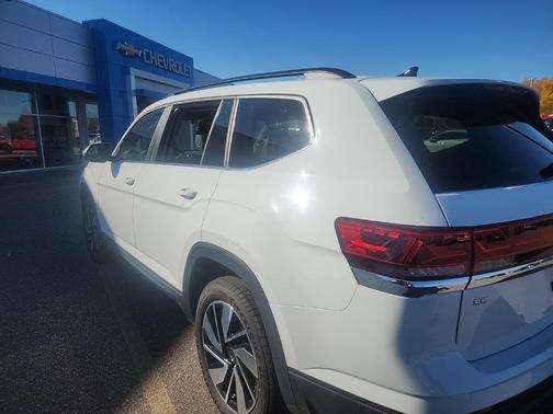2024 Volkswagen Atlas 2.0T SE w/Technology 4MOTION