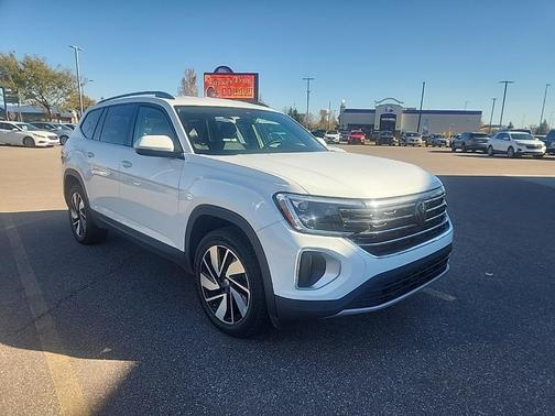 2024 Volkswagen Atlas 2.0T SE w/Technology 4MOTION