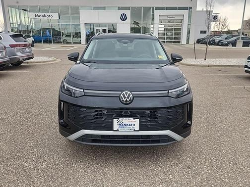 Black Pearl 2026 Volkswagen Tiguan 2.0T SE 4MOTION