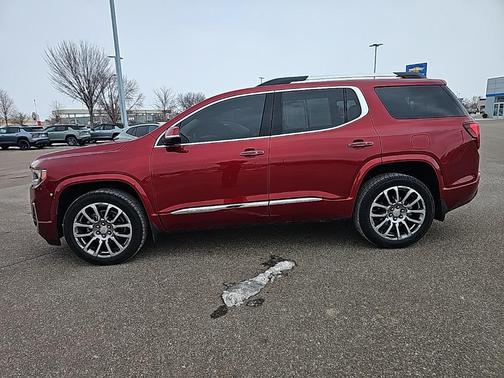 2023 GMC Acadia Denali