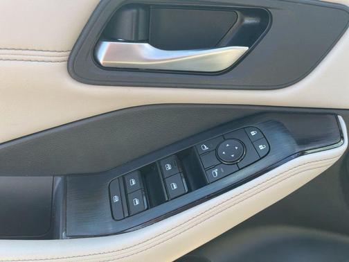 Pearl White 2023 Nissan Rogue SV
