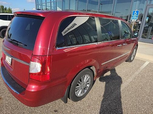 2013 Chrysler Town & Country Touring-L