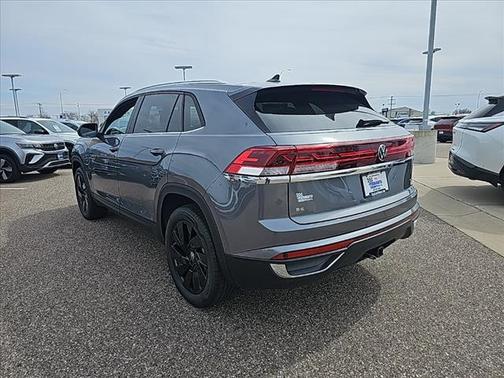 2025 Volkswagen Atlas Cross Sport 2.0T SE w/Technology 4MOTION