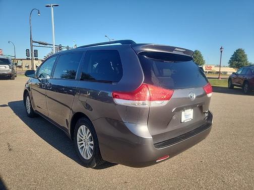 2014 Toyota Sienna XLE