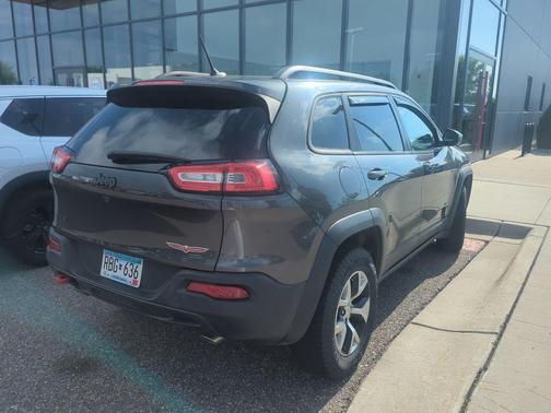 Granite Crystal Metallic Clearcoat 2015 Jeep Cherokee Trailhawk