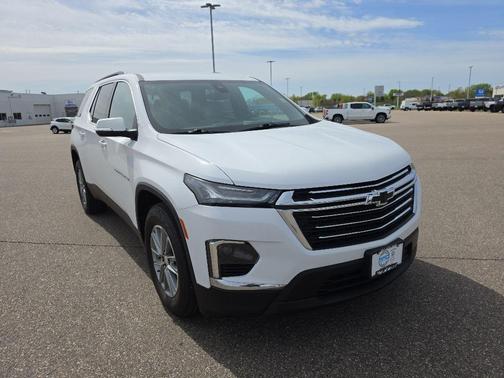 Summit White 2023 Chevrolet Traverse LT Cloth