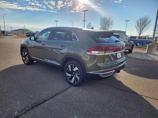 2026 Volkswagen Atlas Cross Sport 2.0T SEL