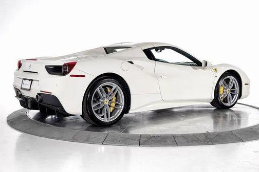 Bianco Avus 2018 Ferrari 488 Spider Base